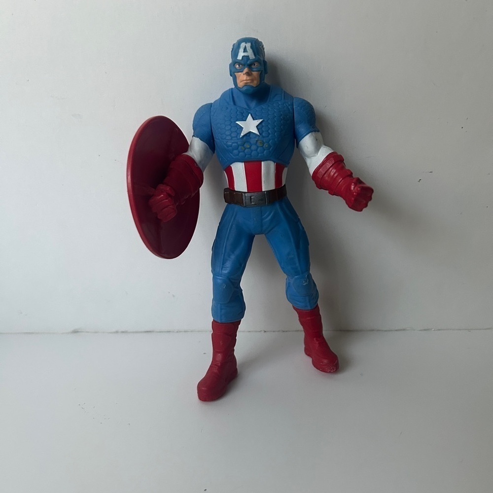 2013 Marvel Captain America 6" Action Figure Toy with Shield